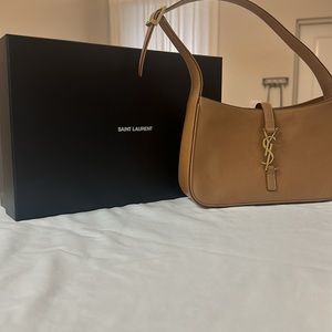 YSL LE 5 à 7 bag in Vegetable tanned leather